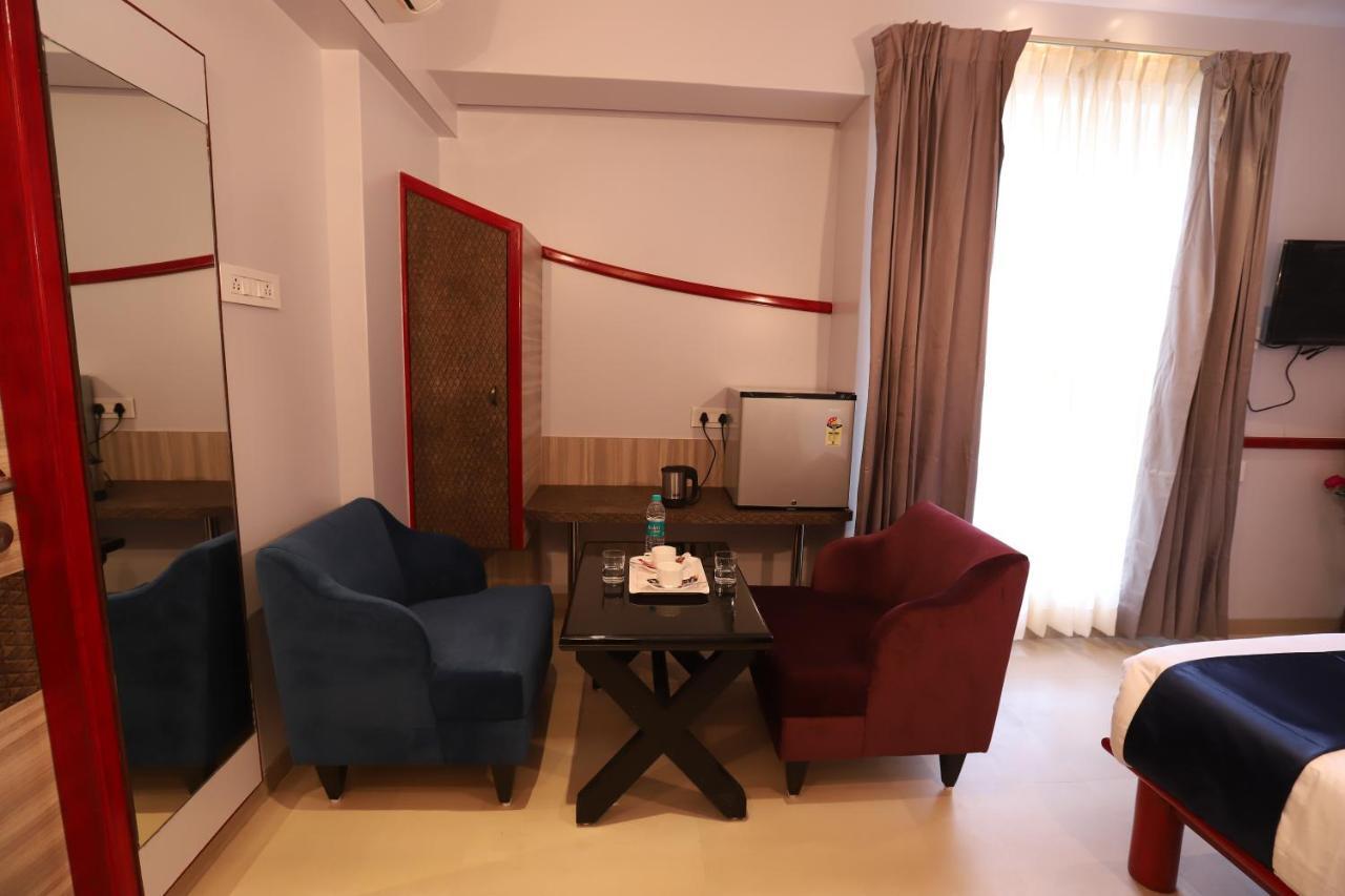 Hotel Prabha Palace 艾哈迈德讷格尔 外观 照片