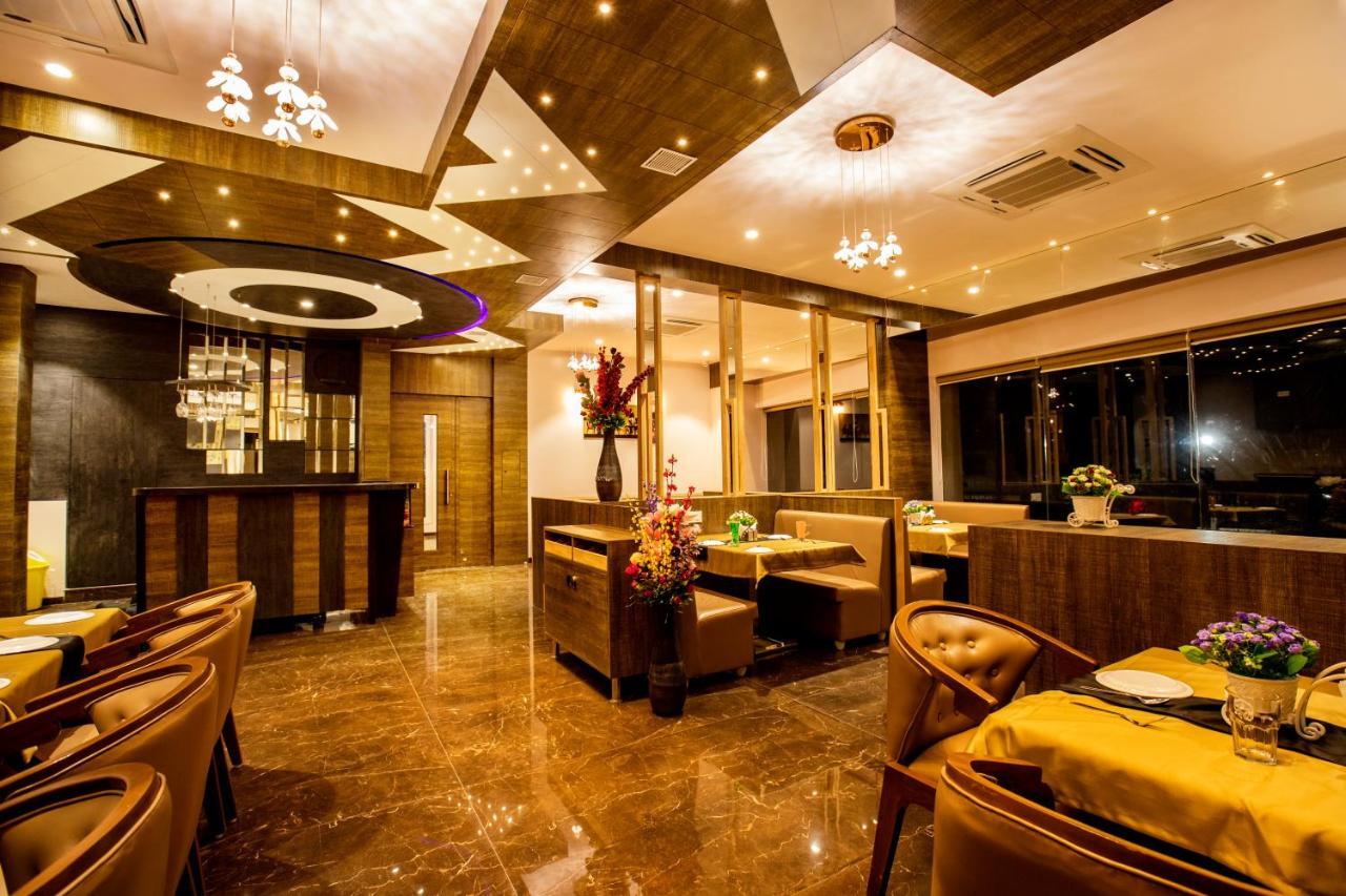 Hotel Prabha Palace 艾哈迈德讷格尔 外观 照片