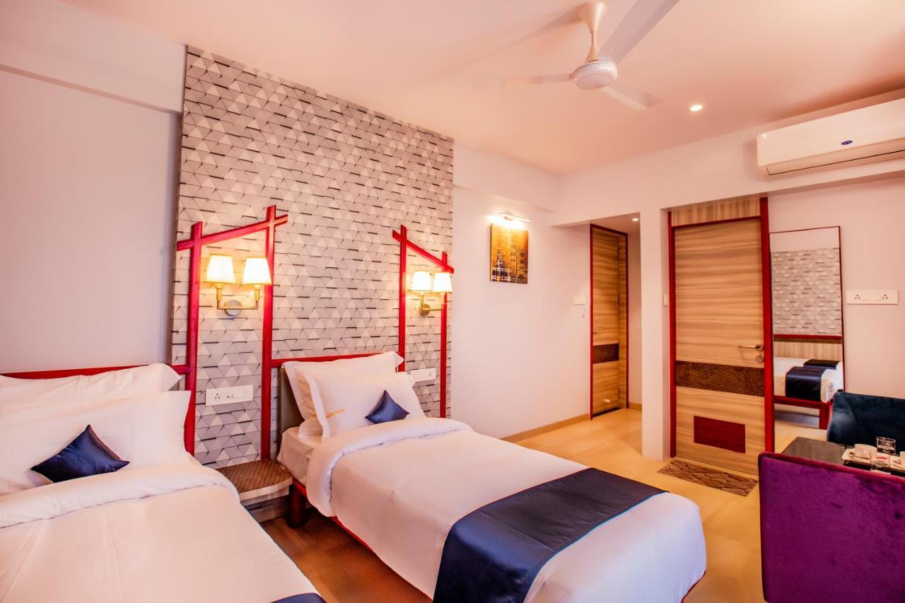 Hotel Prabha Palace 艾哈迈德讷格尔 外观 照片